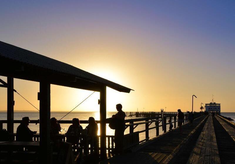 Kingfisher Bay Resort