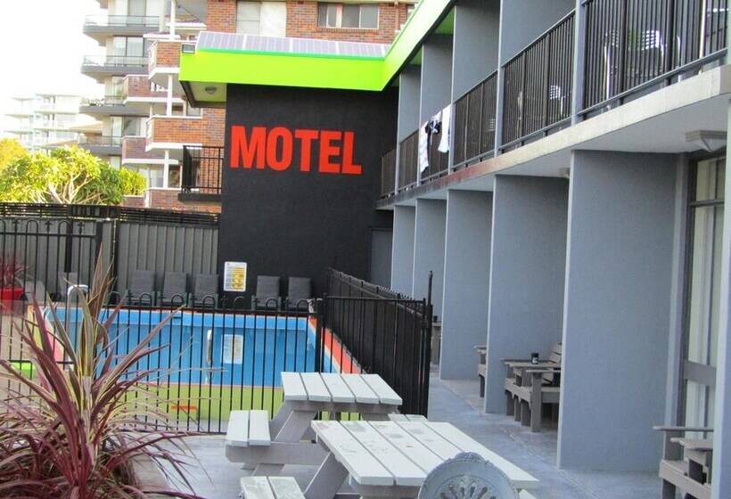 Le George Motel