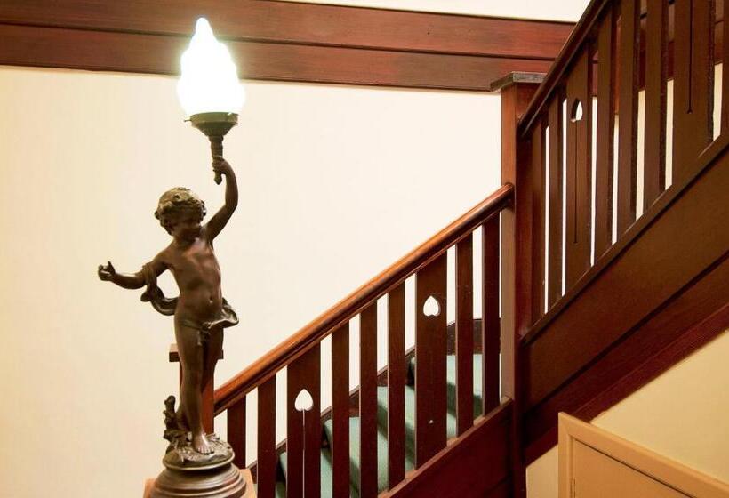 Loxton Community Hotel Motel