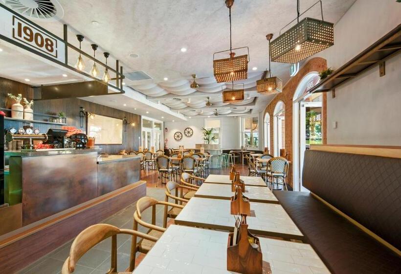 Loxton Community Hotel Motel