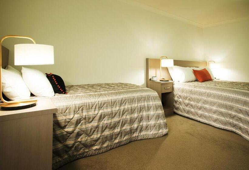 Loxton Community Hotel Motel