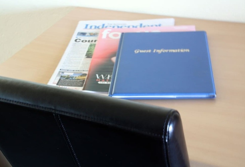 مُتل Armidale Inn