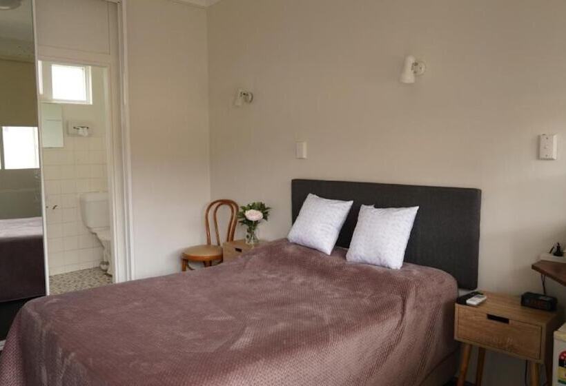 מוטל Country Motor Inn