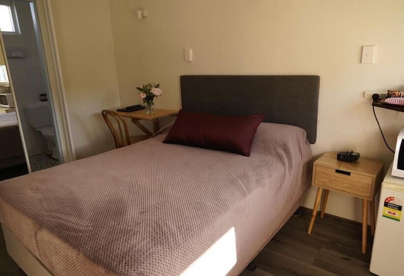 מוטל Country Motor Inn