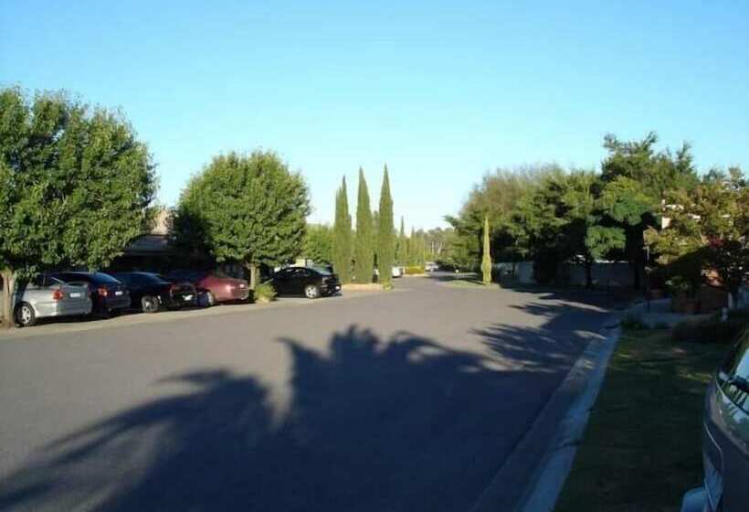 Paradise Lakes Motel Shepparton