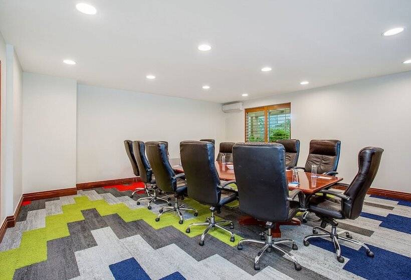 استراحتگاه Mantra Sun City