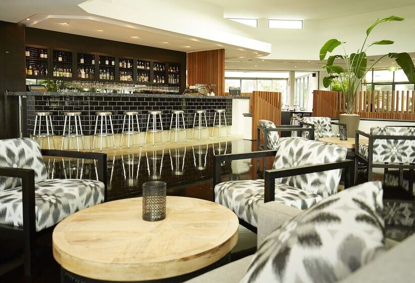 استراحتگاه Mantra Sun City