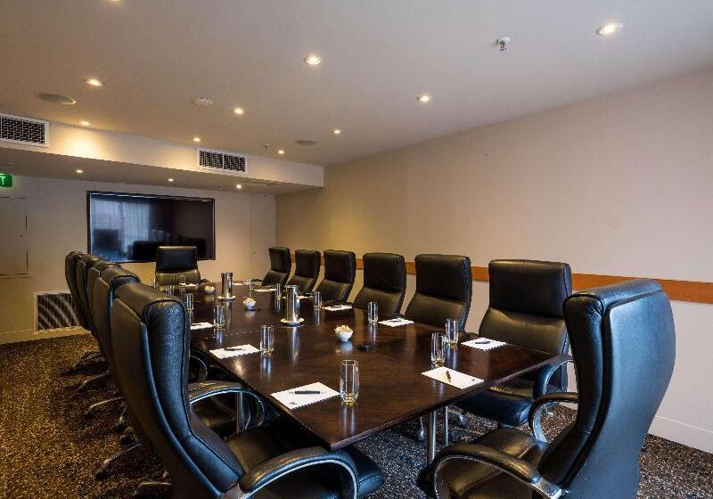 The Old Woolstore Apartment