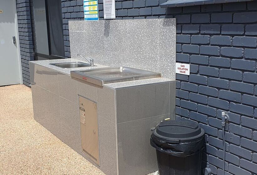 酒店 Addison Motor Inn