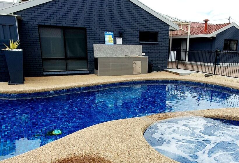 酒店 Addison Motor Inn