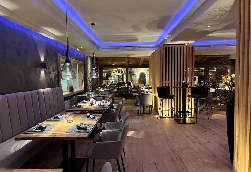 Отель Alexander