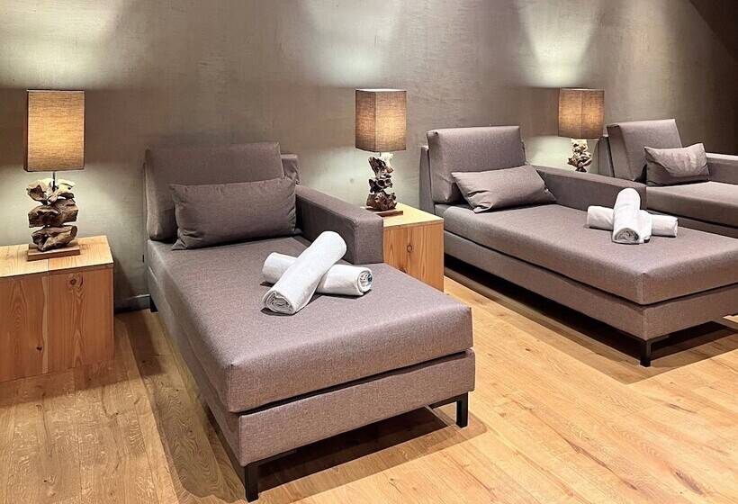 Отель Alexander