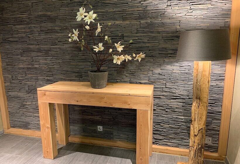 Отель Alexander