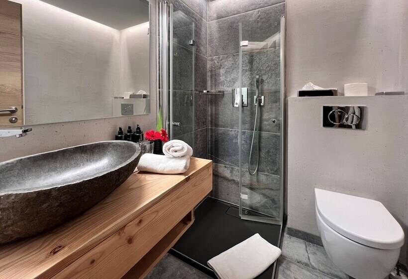 Отель Alexander