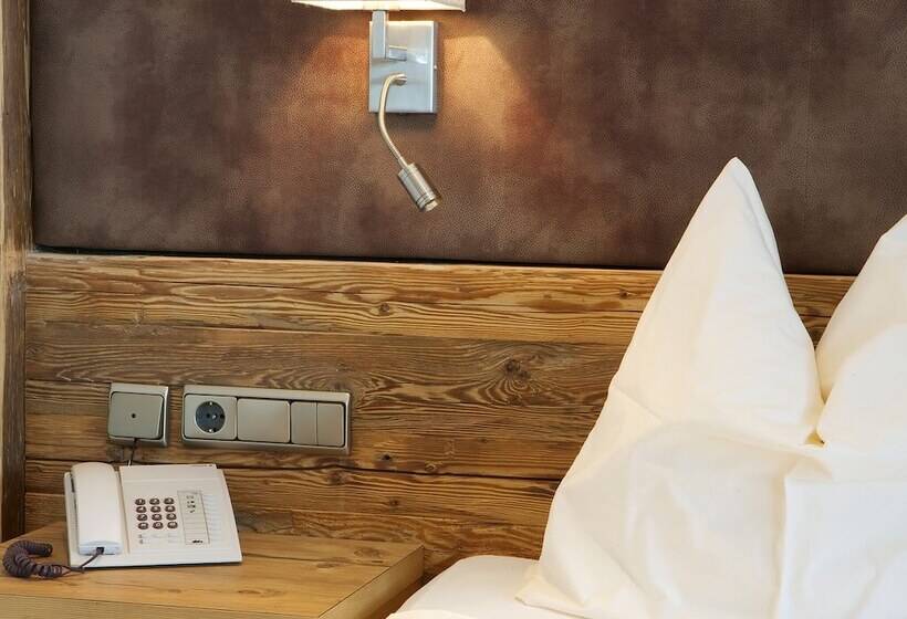 Отель Alexander