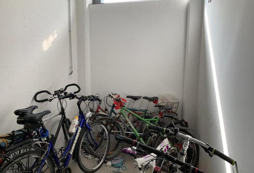 هتل Attaché Contactless