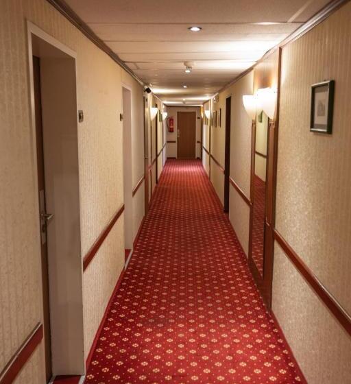 هتل Attaché Contactless