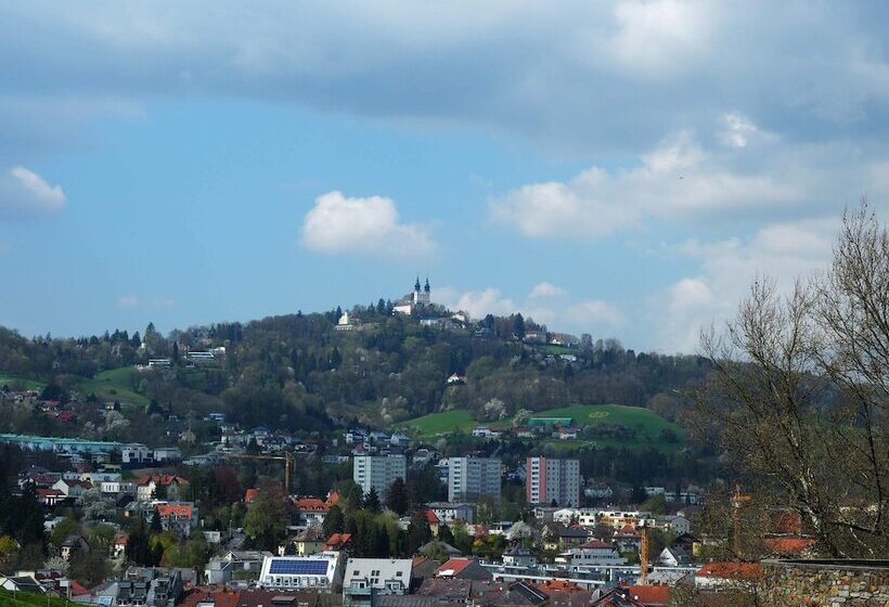 בית מלון כפרי Courtyard By Marriott Linz