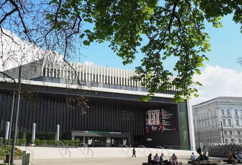 בית מלון כפרי Courtyard By Marriott Linz