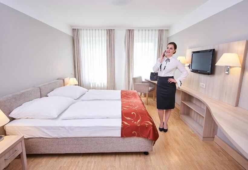 هتل Europahaus Wien