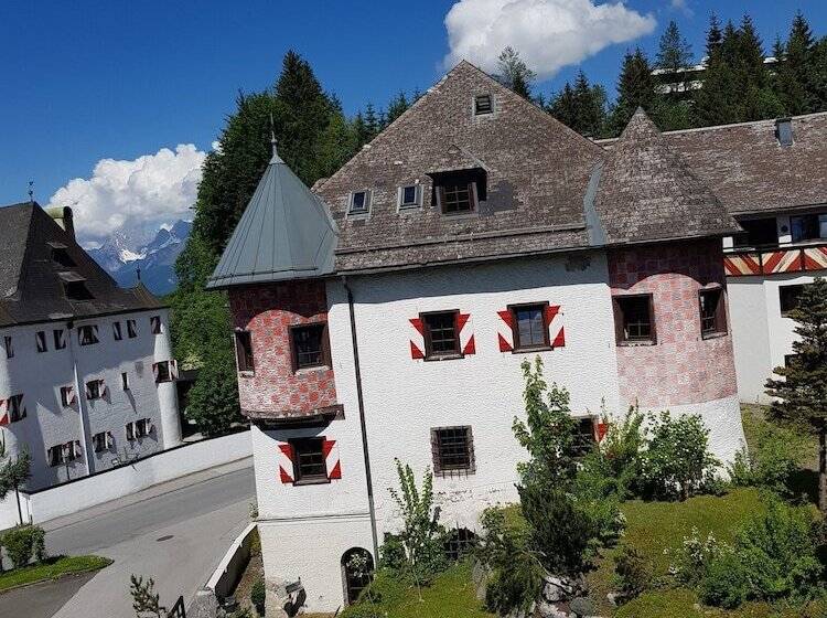 Family Hotel Schloss Rosenegg