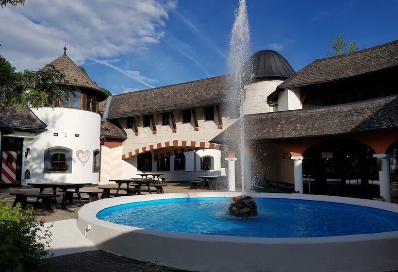 Family Hotel Schloss Rosenegg