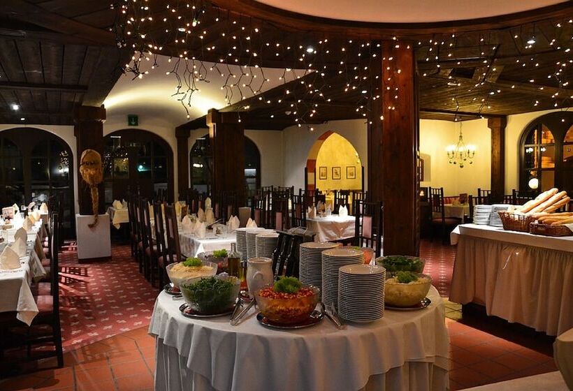 Family Hotel Schloss Rosenegg