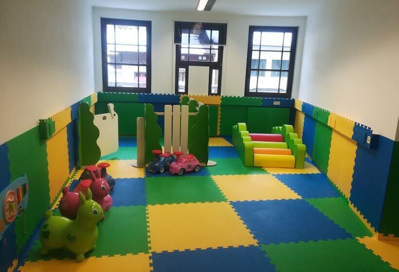 Family Hotel Schloss Rosenegg