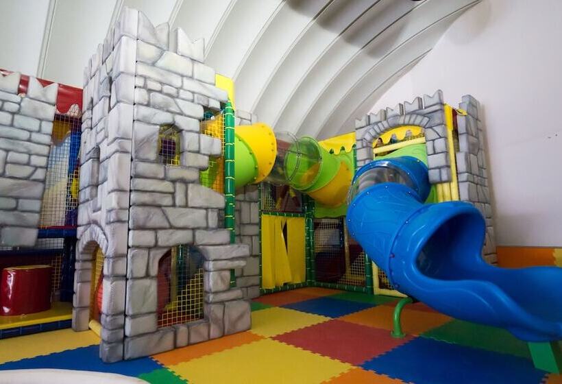 Family Hotel Schloss Rosenegg