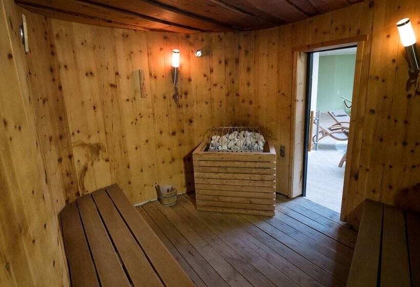 Family Hotel Schloss Rosenegg