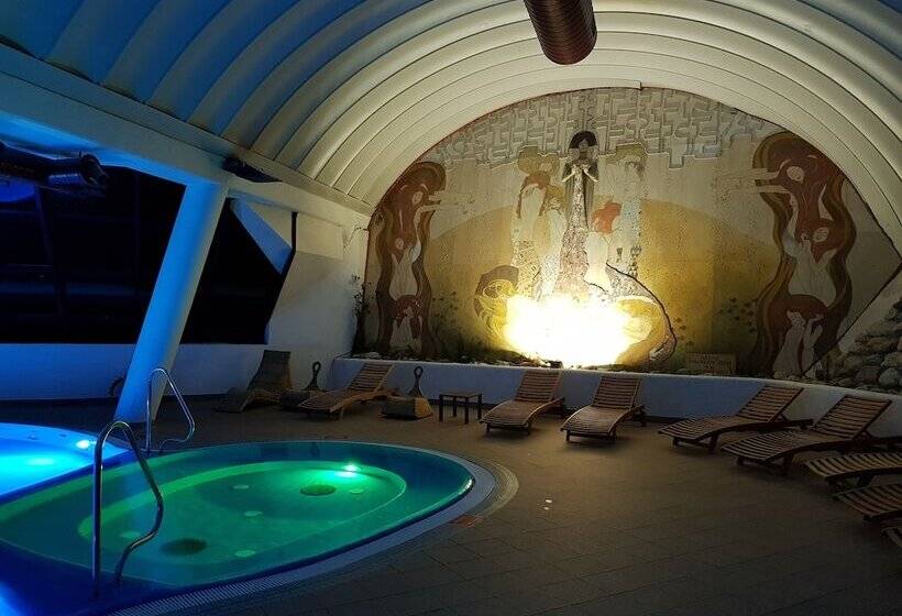 Family Hotel Schloss Rosenegg