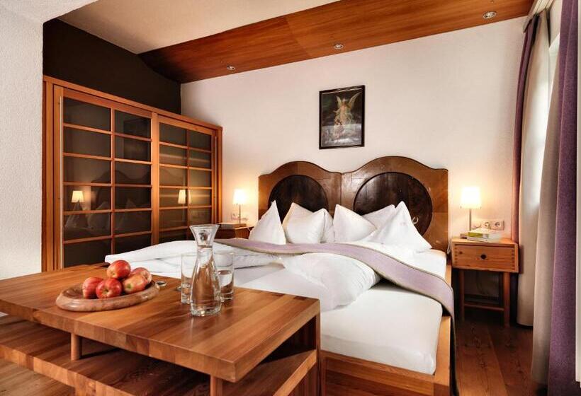 هتل Goldener Adler   Im Sommer Silvretta Card Premium Inkludiert