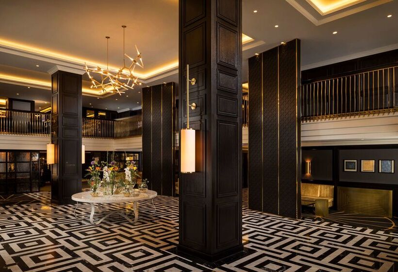 هتل Hilton Vienna Plaza