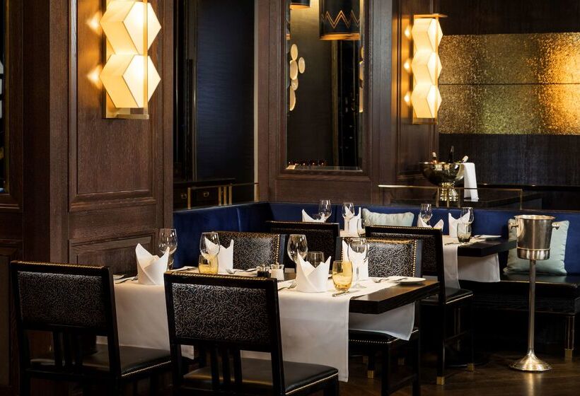 هتل Hilton Vienna Plaza