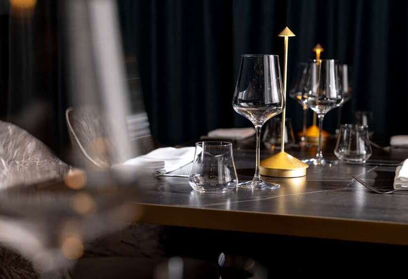 هتل Hilton Vienna Plaza