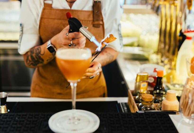 هتل Hilton Vienna Plaza