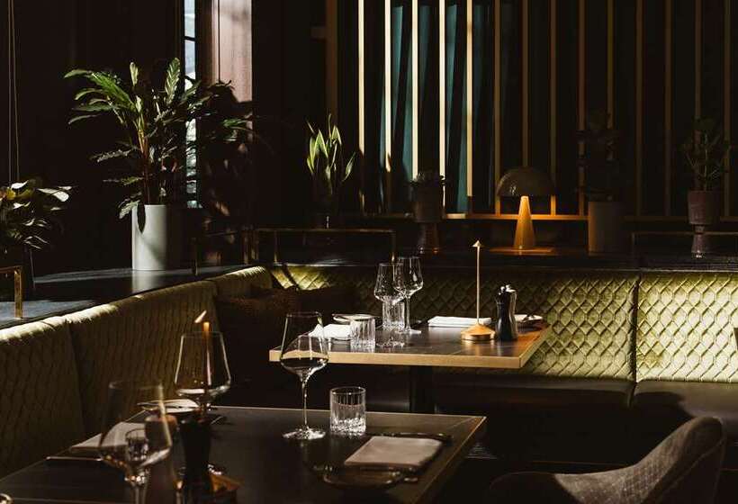 هتل Hilton Vienna Plaza