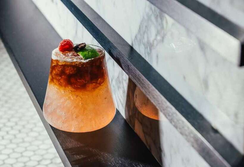 هتل Hilton Vienna Plaza