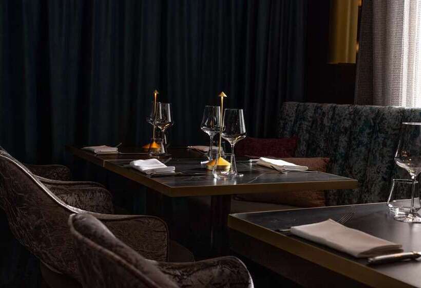 هتل Hilton Vienna Plaza