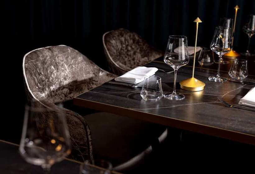 هتل Hilton Vienna Plaza