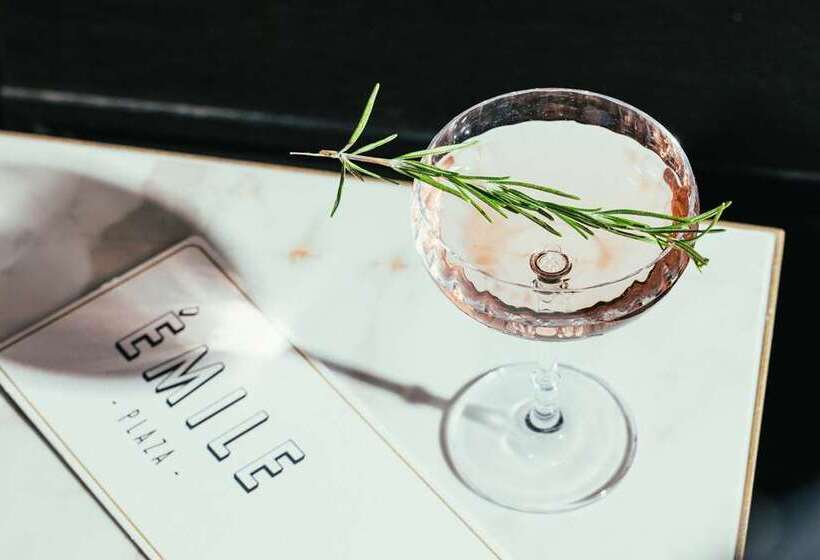 هتل Hilton Vienna Plaza