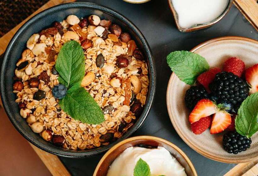 هتل Hilton Vienna Plaza