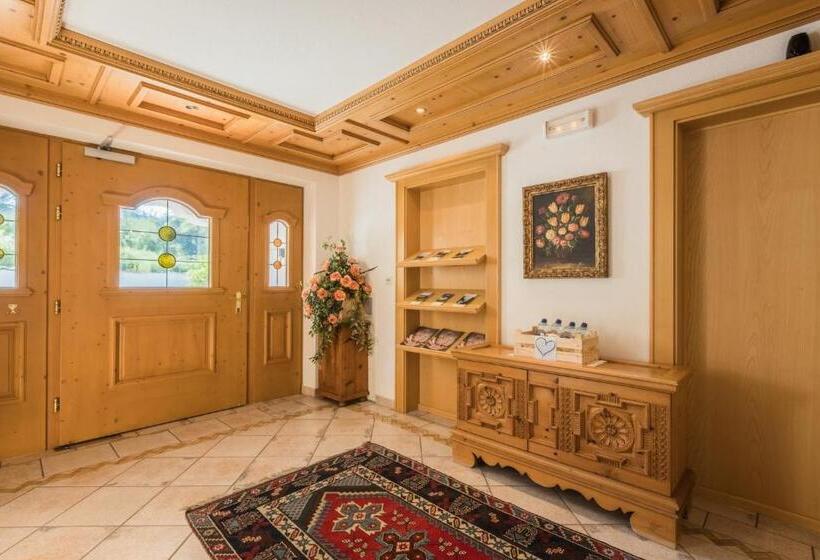 Отель Landhaus Kristall