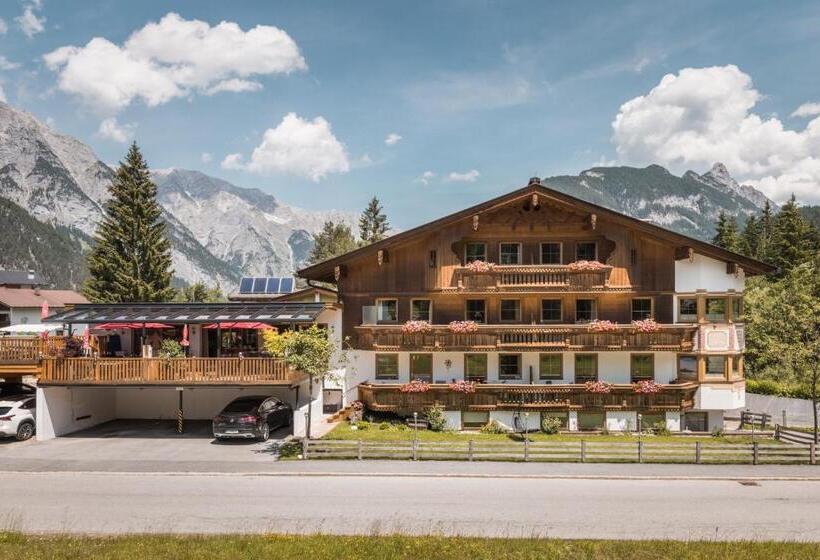 Отель Landhaus Kristall