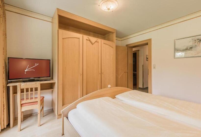 Отель Landhaus Kristall