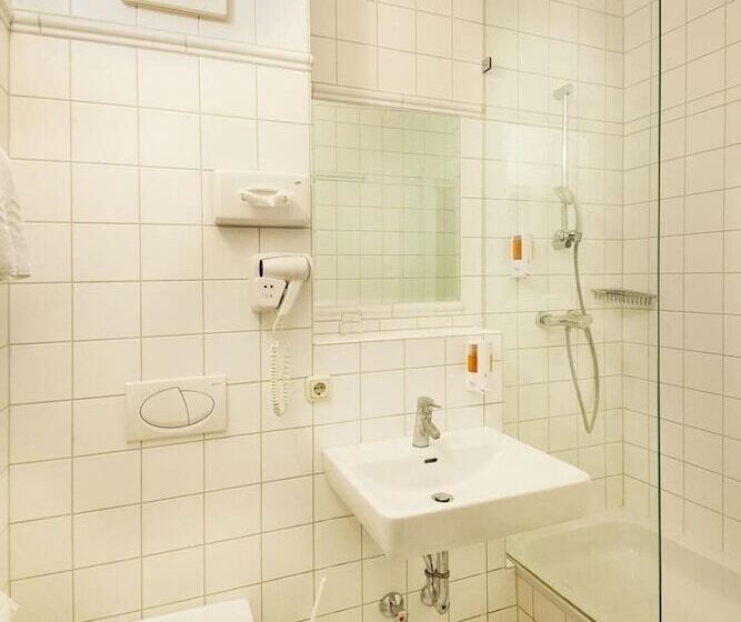 هتل Mama Muh Self Check In