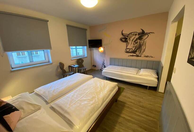 هتل Mama Muh Self Check In