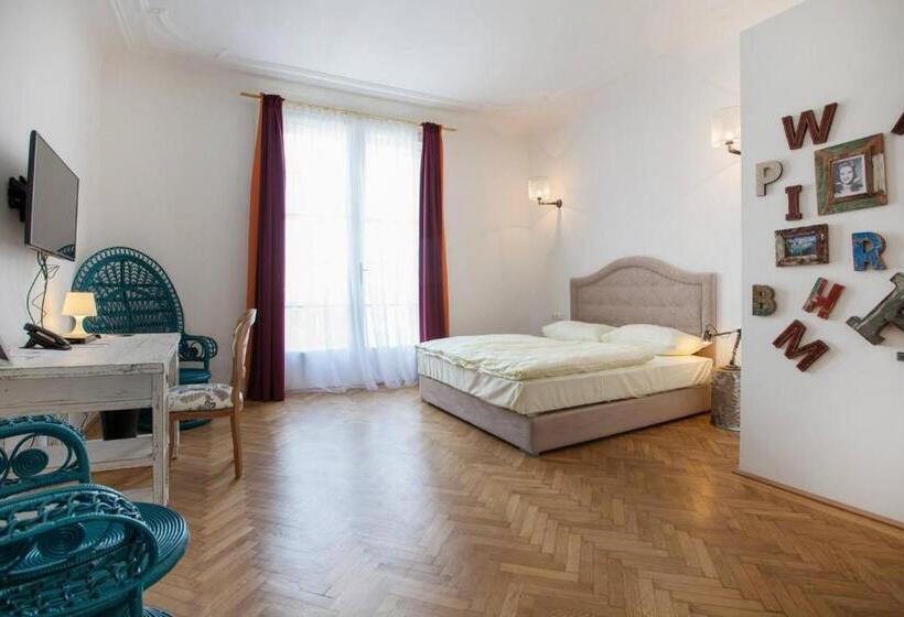 هتل Pension Museum