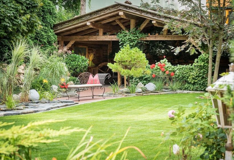 Отель Pramstraller