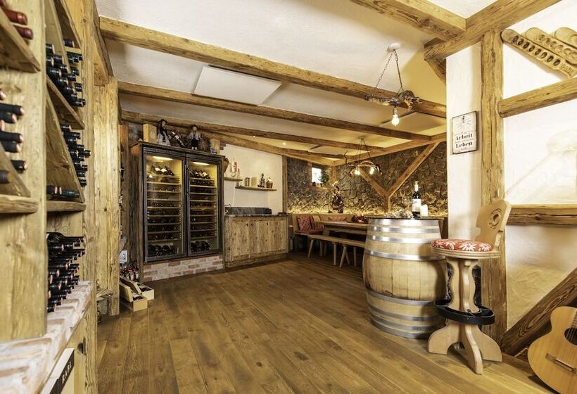 Отель Pramstraller